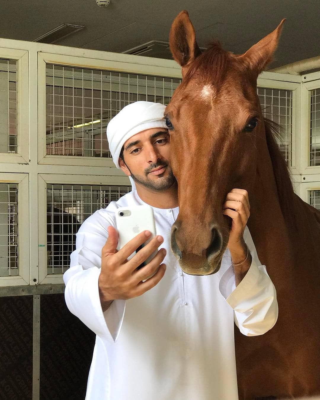 Shayx Hamdan bilan LaRoche Posay termal suvlari dam olish maskani
